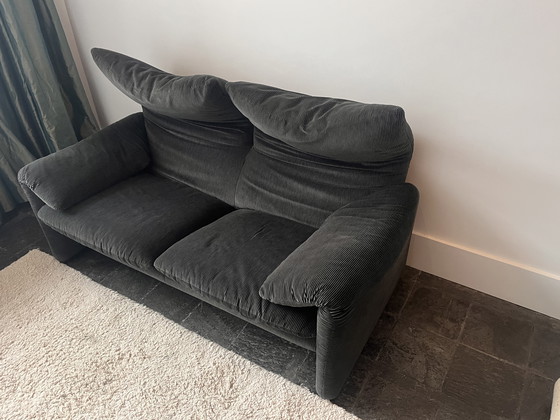 Image 1 of Cassina Maralunga 2 zits van Vico Magistretti - bicolore zwartgrijs