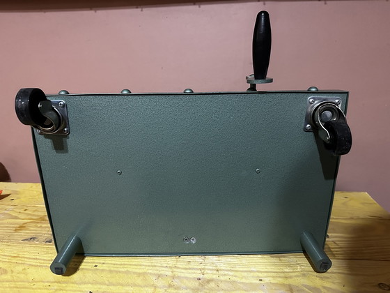 Image 1 of Zeldzame mechanische displaystandaard van Jean Paul Gaultier Parfums – Le Male Classique