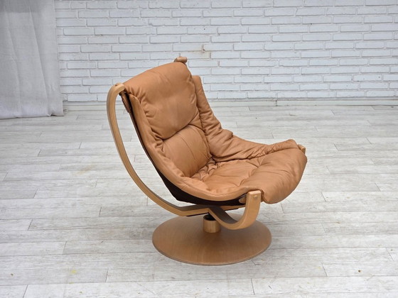 Image 1 of Scandinavische draaibare fauteuil uit de jaren 80, meubelleer, gebogen hout.
