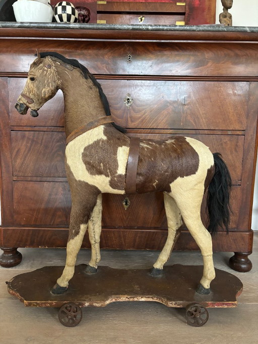 Antiek speelgoedpaard op wielen (Engeland, ca. 1880) – decoratieve objecten, Wood