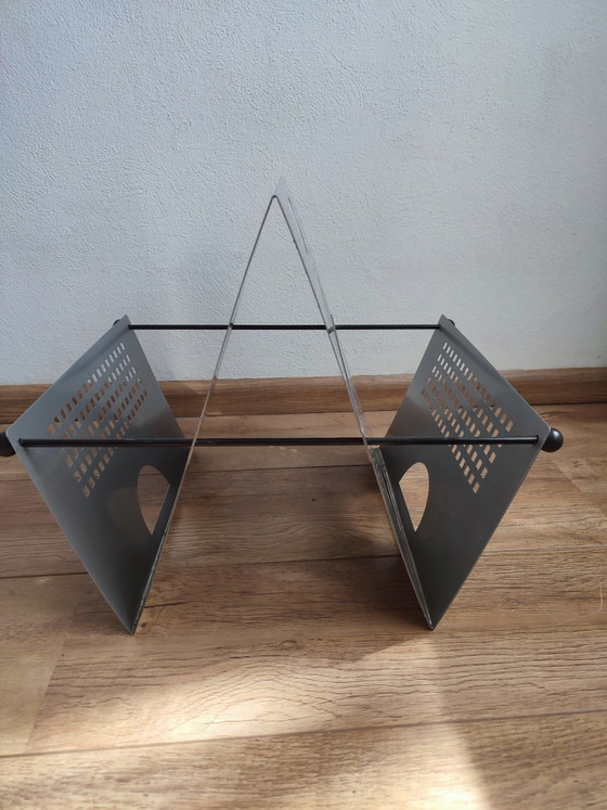 Portariviste vintage Memphis Milano in vinile, portariviste in metallo stile Sottsass (photo 3 of 12)