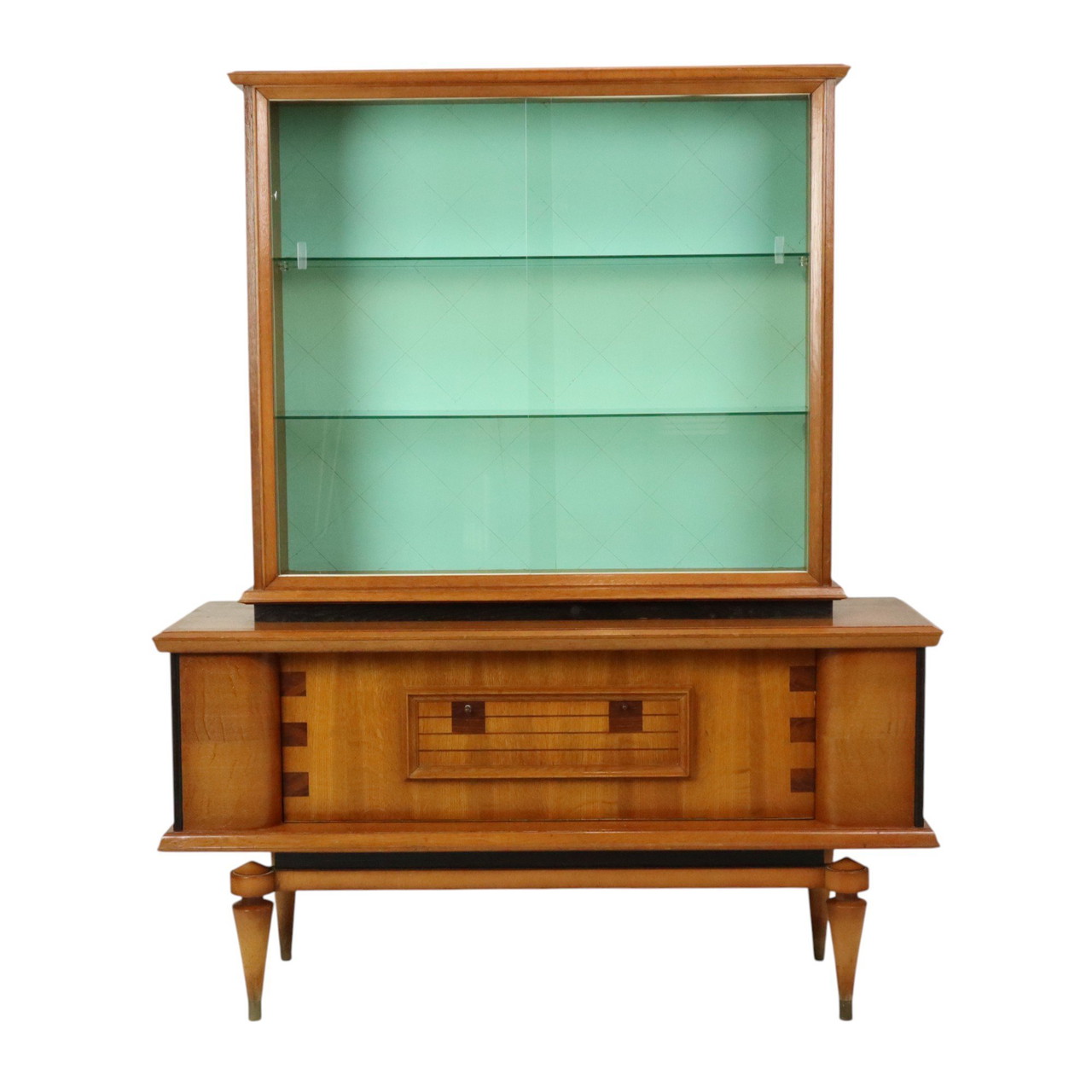 Curated visual reference: Picture Idea: Display Case Scandinavian Style 430