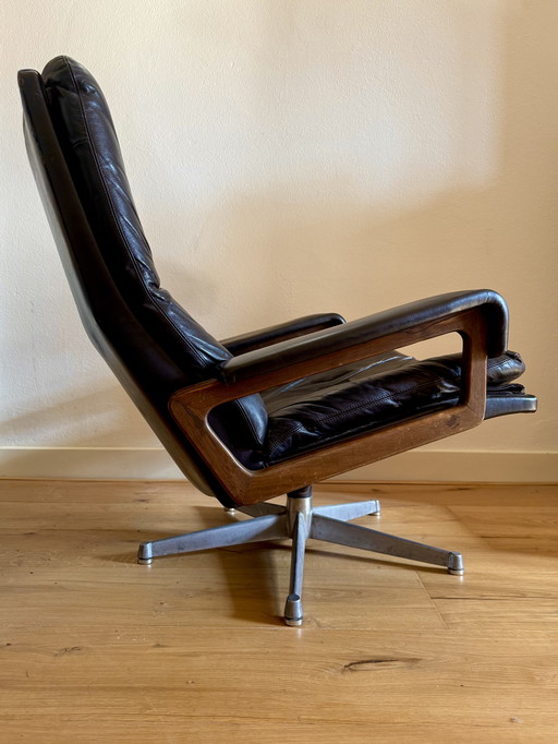 Strasslé King Chair by André Vandenbeuck