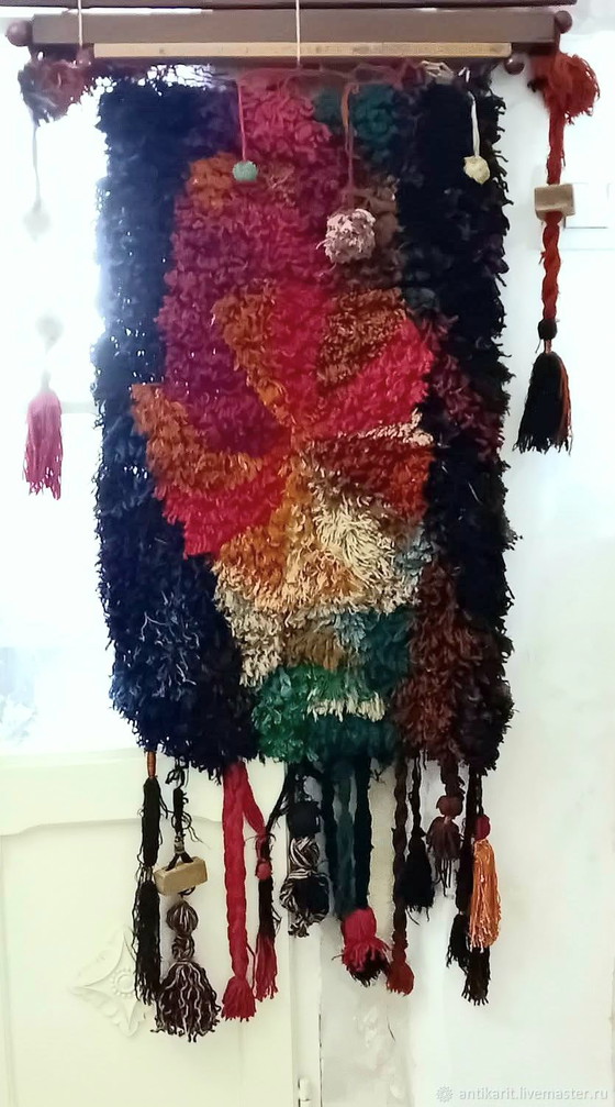 Image 1 of Arazzo tessuto a mano, anni '70.