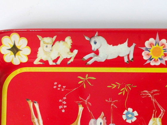 Image 1 of Bandeja de hojalata roja de mediados de siglo | Estilo de arte popular escandinavo | Decoración navideña