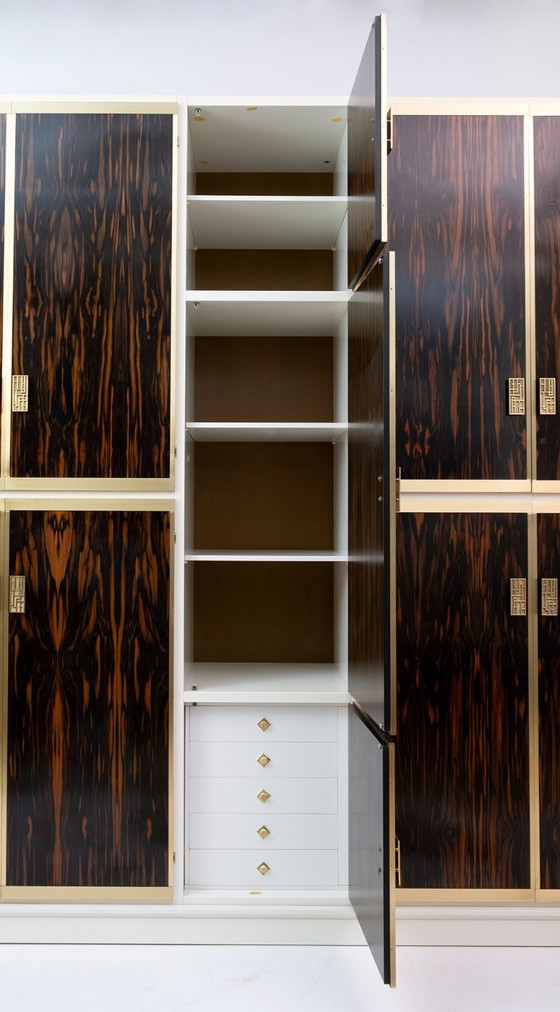 Image 1 of Armadio in ottone e noce di Luciano Frigerio, anni Settanta, della modernità di metà secolo.