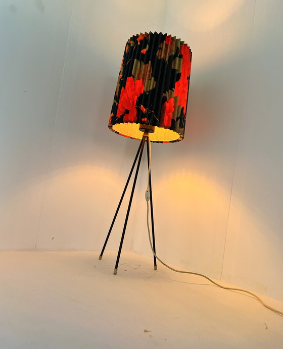 Image 1 of Lampadaire tripode vintage 1960