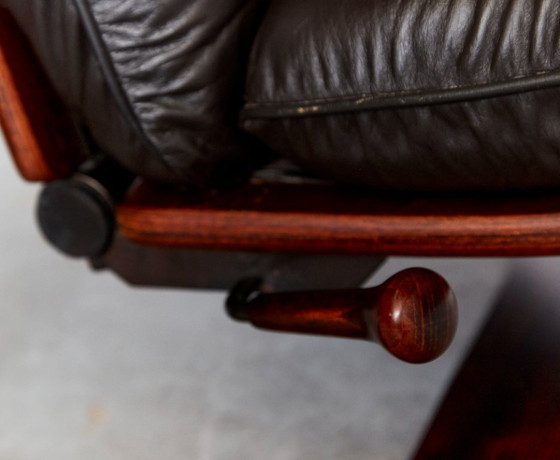 Image 1 of Poltrona vintage scandinava con pouf di Arnt Lande per Westnofa, anni '70