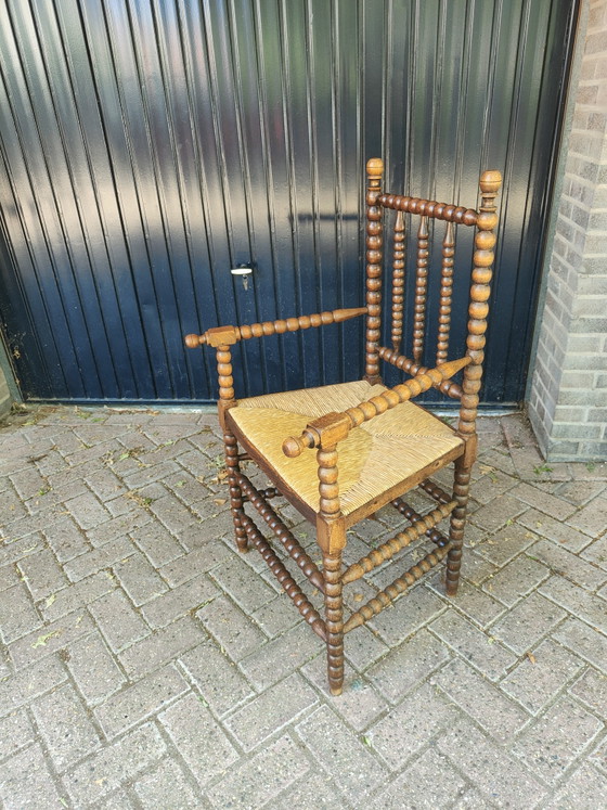 Ensemble unique de 2 chaises bobbin avec une petite table – Chaises & fauteuils, Rattan, Wood (photo 4 of 7)