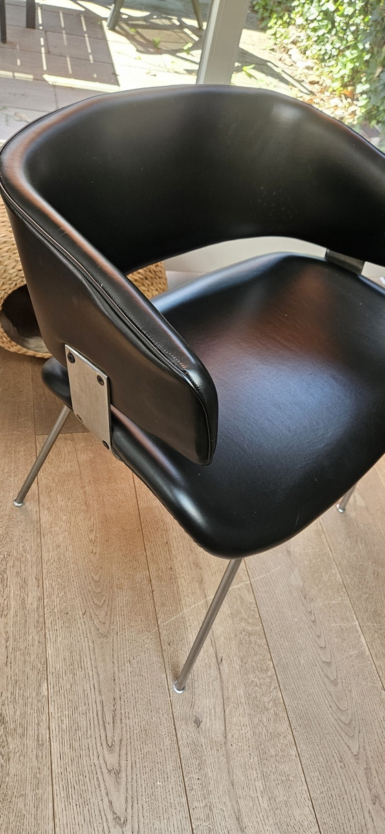 Image 1 of Artifort stoel Design: Geoffrey Hardcourt 