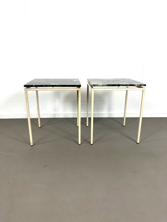 Image 1 of Beistelltische aus grünem Marmor im Mid-Century-Modern-Stil, 1960er Jahre.