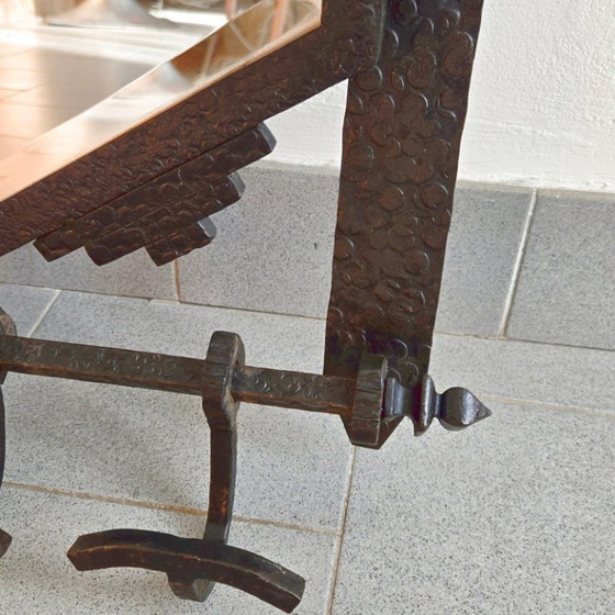 Image 1 of Perchero de pared con espejo, estilo art déco francés, años 20-30, metal martillado.