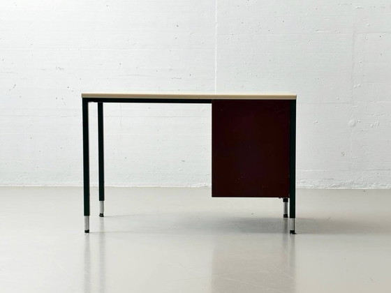 Image 1 of Bigla Schreibtisch aus Stahlrohr mit Metallkorpus, 1970er Jahre