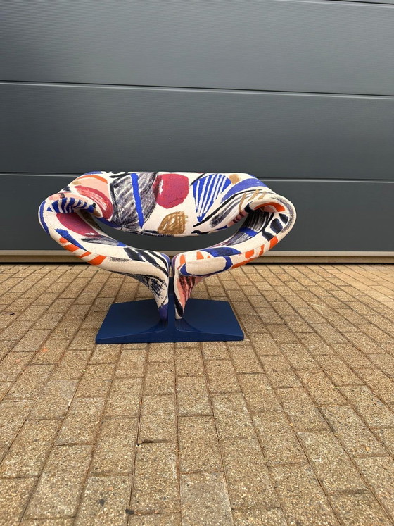 Image 1 of Artifort Ribbon chair by Pierre Paulin in fabric by Pierre Frey: La Toile du Peintre. In mint condition!! Condition: 10/10!