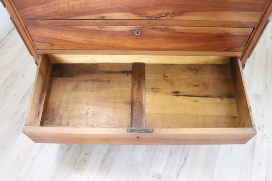 Image 1 of Commode ancienne en noyer massif, Italie, 19e siècle