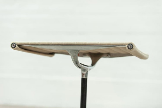 Image 1 of Conjunto de salón Herman Miller Ea116 + Reposapiés