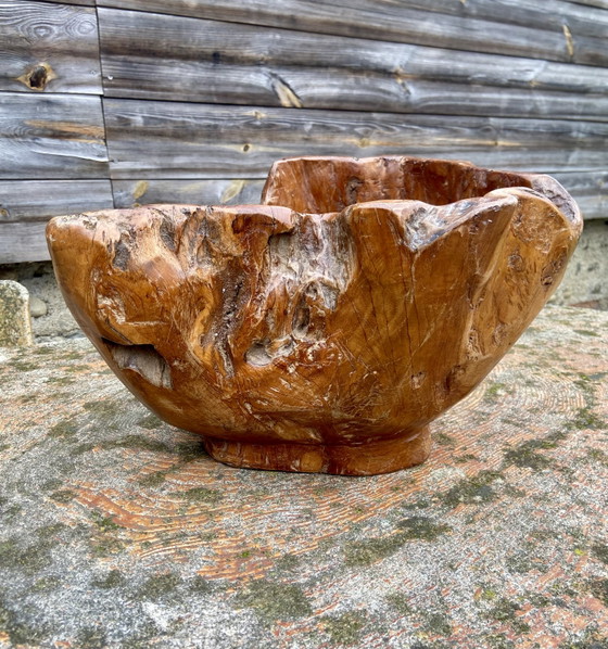 Image 1 of Grote Franse brutalistische houten schaal, handgesneden decoratief middelpunt