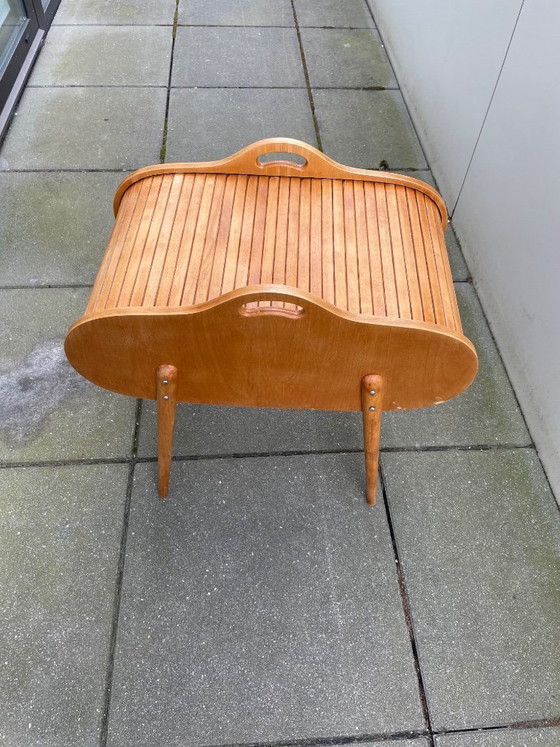 Image 1 of Naaidoos mid-century Deens design, tambour roll-top, 2 bakjes, houten poten