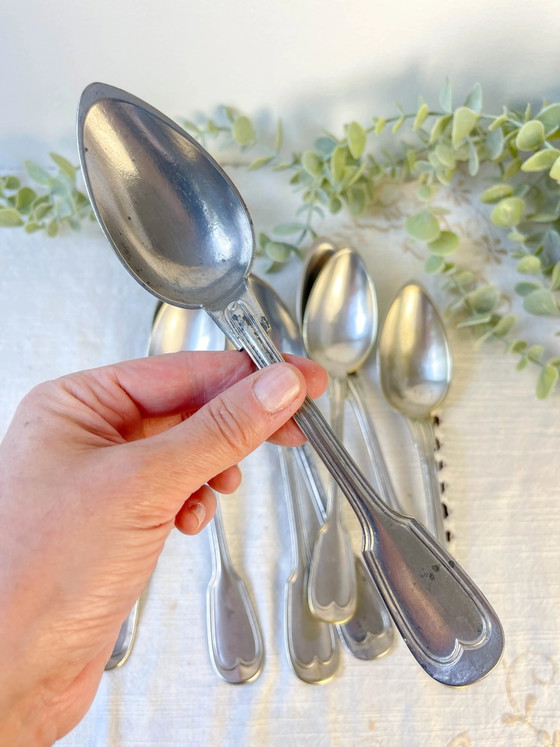Lot de 8 cuillères à soupe vintage en métal argenté – Accessoires de table, Retro (photo 2 of 14)