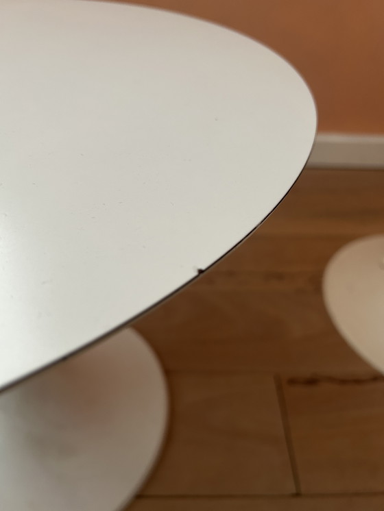 Image 1 of Table d'appoint Tulip