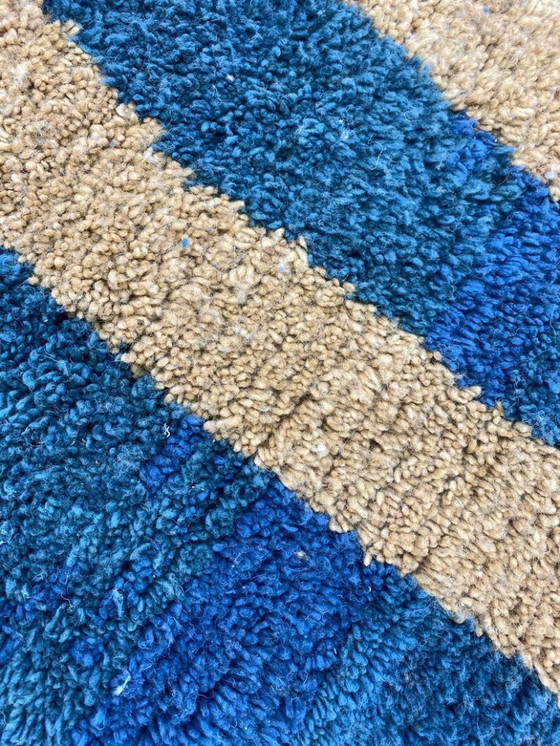 Image 1 of Handmade Moroccan rug, decorated, 200cm x 300cm