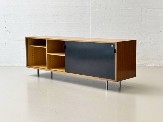 Image 1 of Sideboard aus Walnussholz von Knoll International, 1960er Jahre