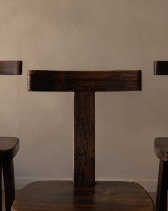 Image 1 of Set of 3 Vintage “T” Dining Chairs by Aranjou, France (c.1960s) – Stained Elm, Brutalist Sculptural