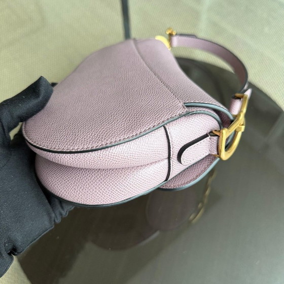 Image 1 of DIOR SADDLE SMALL - VERSTELBARE STIJL VAN KALFSLEER MET NERF, NUDE ROZE EN GOUDEN BESLAG