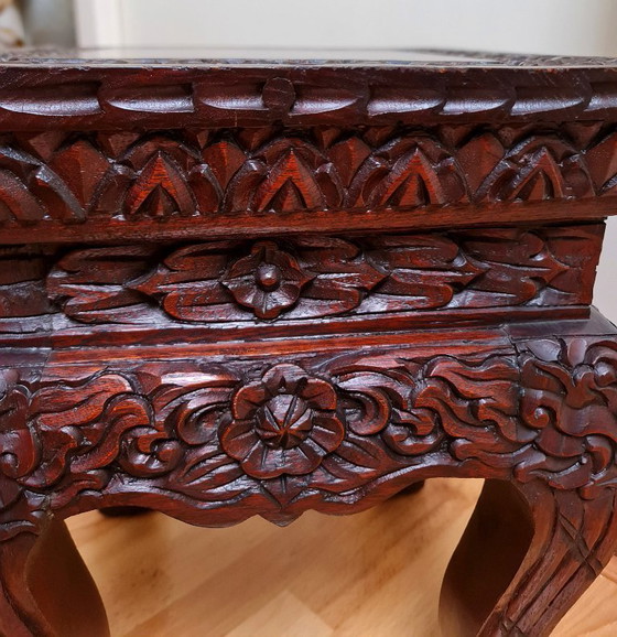 Image 1 of Aziatische bijzettafel plantentafel gekerfd hout vintage
