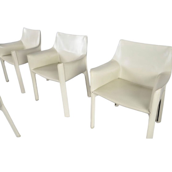 Image 1 of Lot de 4 chaises de salle à manger en cuir Cassina Cab 413 par Mario Bellini