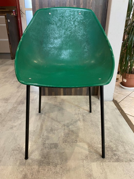 Image 1 of Sedia a guscio di Pierre Guariche per Meurop vert vintage 1960