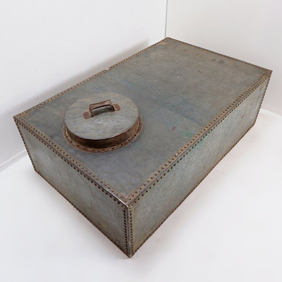 Image 1 of Old galvanized and riveted copper tank - Industrial coffee table