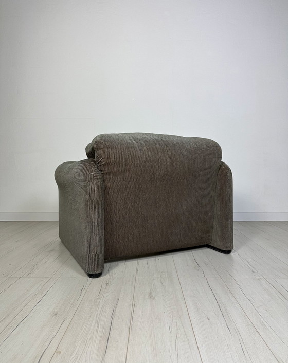 Image 1 of 1/2 jaren 1970 Vintage Cassina Maralunga Lounge Chair door Vico Magistretti voor Cassina