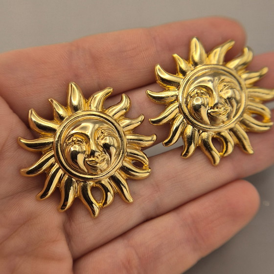 Image 1 of Gianni Versace Vintage Gouden Clip-On Oorbellen met Zonnegezicht