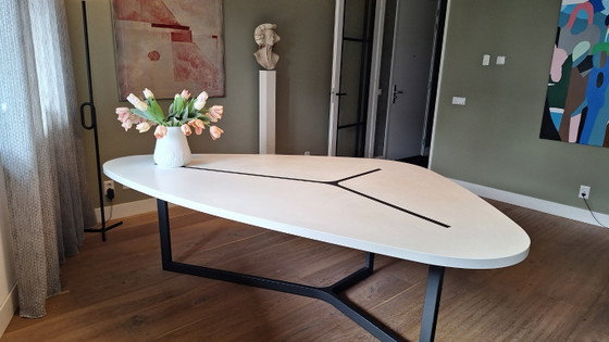 Iconic Dining table Seven by B&B Italia – polished steel, Wood (photo 4 of 5)