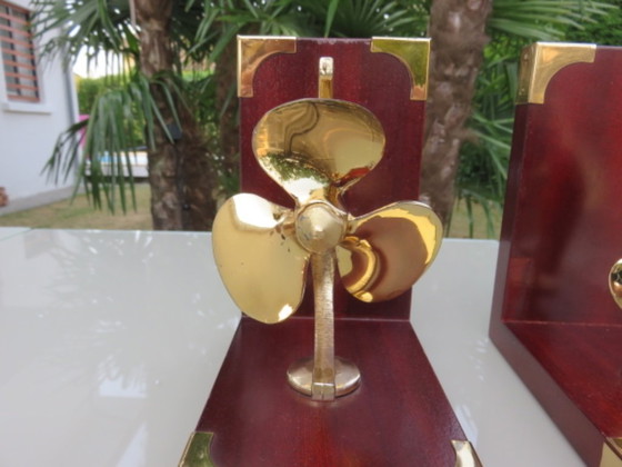 Image 1 of Buchstütze "Schiffsschraube" Palisander, Messing, 1970