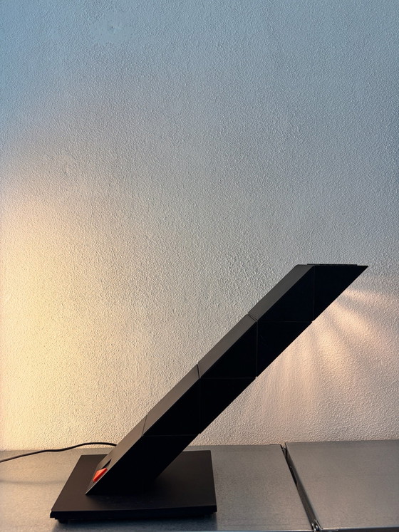 Lampe Massive Zig Zag Chan Shui années 80, Métal, Plastique, Noir (photo 8 sur 10)