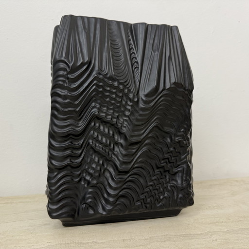 Rare Large Porcelain Black ‘Kaskade’ Vase – Martin Freyer for Rosenthal Studio Linie 1966