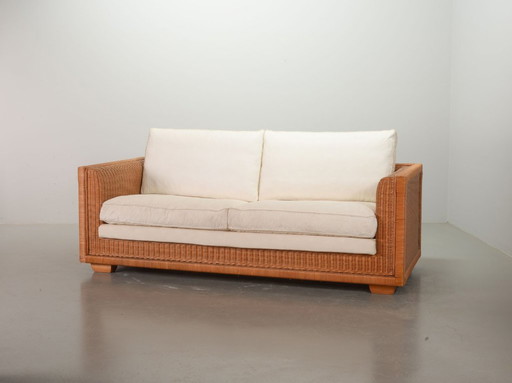 Luxurious Mid-Century Italian Design Gasparuzzii Reed White Lounge Greenhouse Sofa. Italy, 1980s