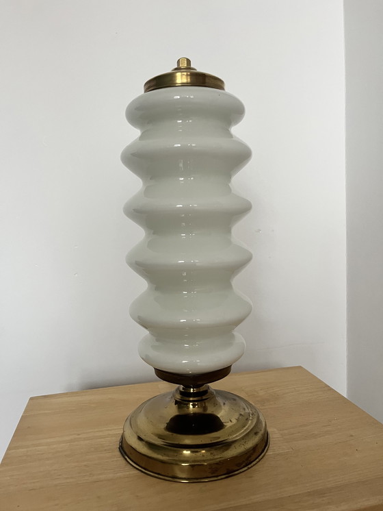 Image 1 of Cool vintage table lamp made of milk glass and brass