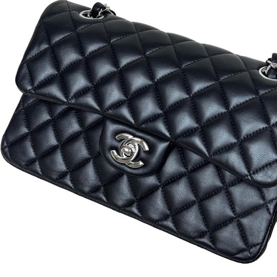 Chanel Classic Flap Small – Crossbody bags, Lambskin (photo 16 of 17)