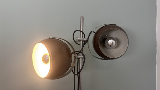 Image 1 of Lampadaire vintage des années 1970, âge de l'espace, globe marron