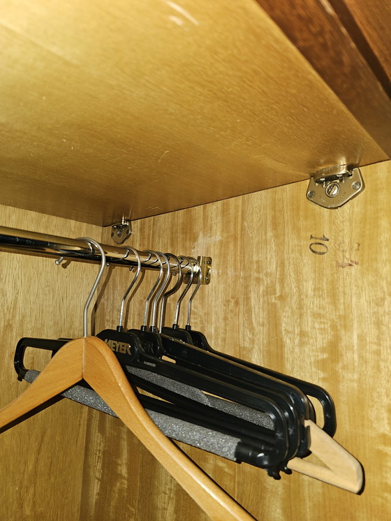 Image 1 of Armadio vintage in teak impiallacciato (circa 70 anni) – buone condizioni