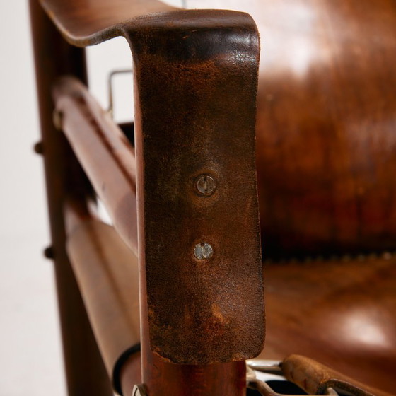 Image 1 of Poltrona e pouf in pelle di vitello ungherese, set da 2