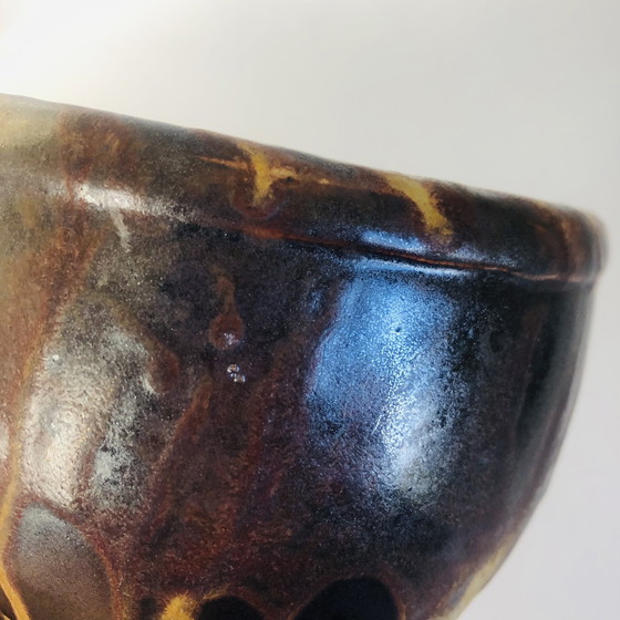 Image 1 of Vaso a torso in ceramica smaltata metallizzata