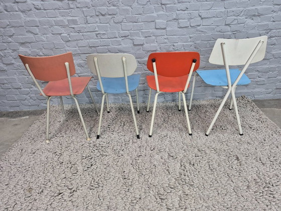 Image 1 of Sedie industriali giocose in compensato dai colori misti, set di quattro – Paesi Bassi, anni '50-'60