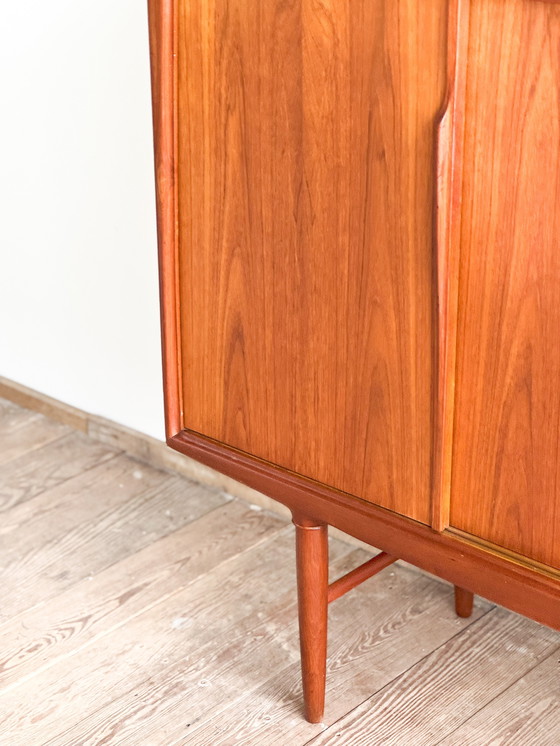 Image 1 of Buffet haut danois du Mid Century en teck par Axel Christensen Odder pour Odder Møbler