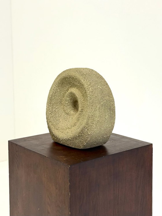 Image 1 of Scultura rotonda beige unica