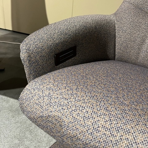 Image 1 of Gealux ARC 8020 recliner