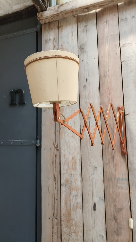 Image 1 of Vintage design Scandinavische teak jaren 50 schaarlamp
